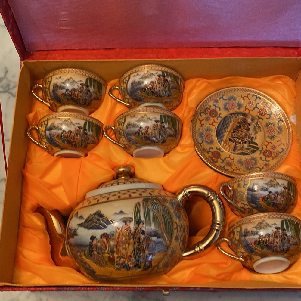 Tea set - Picture 2 of 3